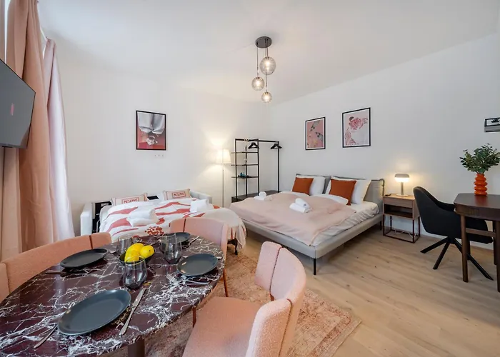 Stylish Near Stephansplatz, Kitchen, No Elevator Apartman