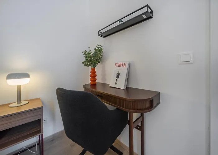 Stylish Near Stephansplatz, Kitchen, No Elevator Bécs