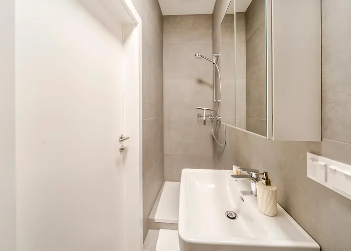 Stylish Near Stephansplatz, Kitchen, No Elevator Bécs