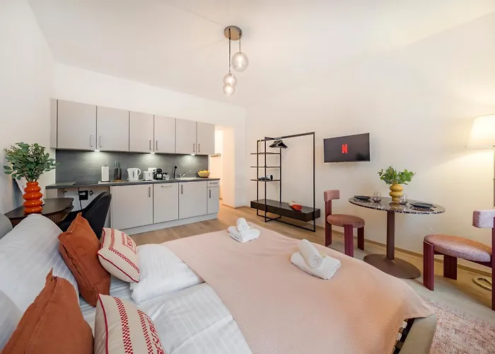 Stylish Near Stephansplatz, Kitchen, No Elevator Bécs
