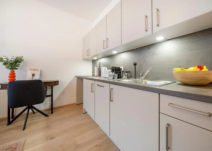 Stylish Near Stephansplatz, Kitchen, No Elevator Bécs